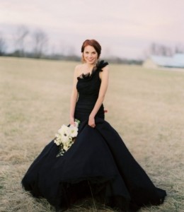 чёрное свадебное платье