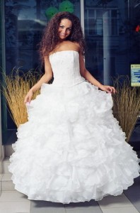 невеста в белом платье