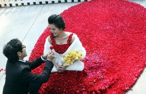 свадебное платье из роз