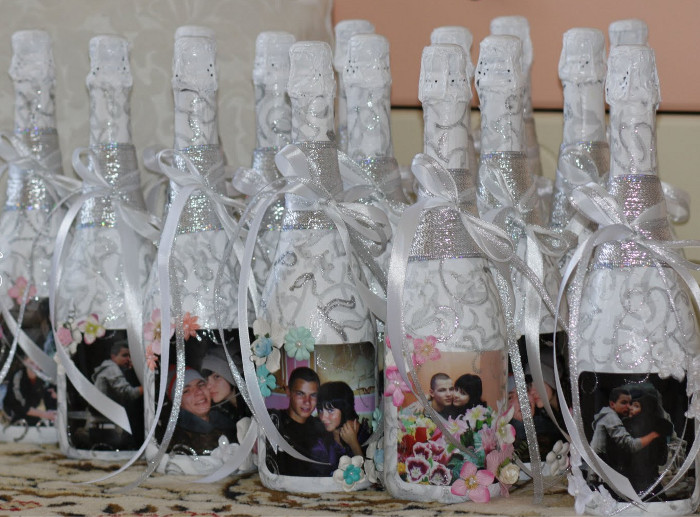 Бутылки на свадьбу своими руками: как красиво оформить